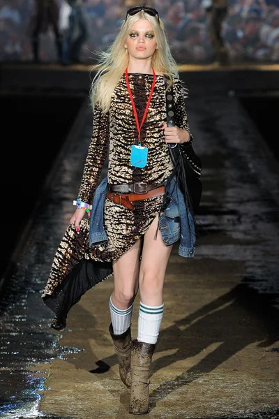 Look 26